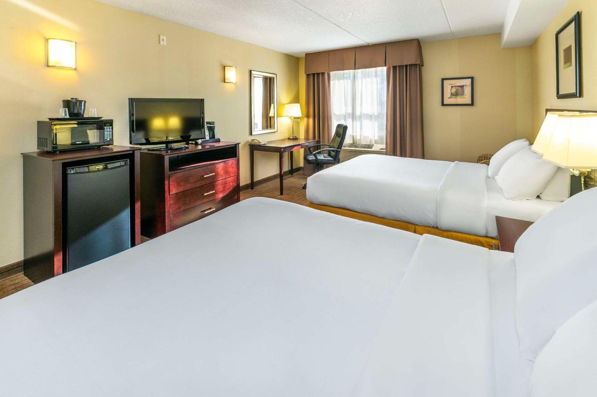 Comfort Inn & Suites Кинкардин Экстерьер фото