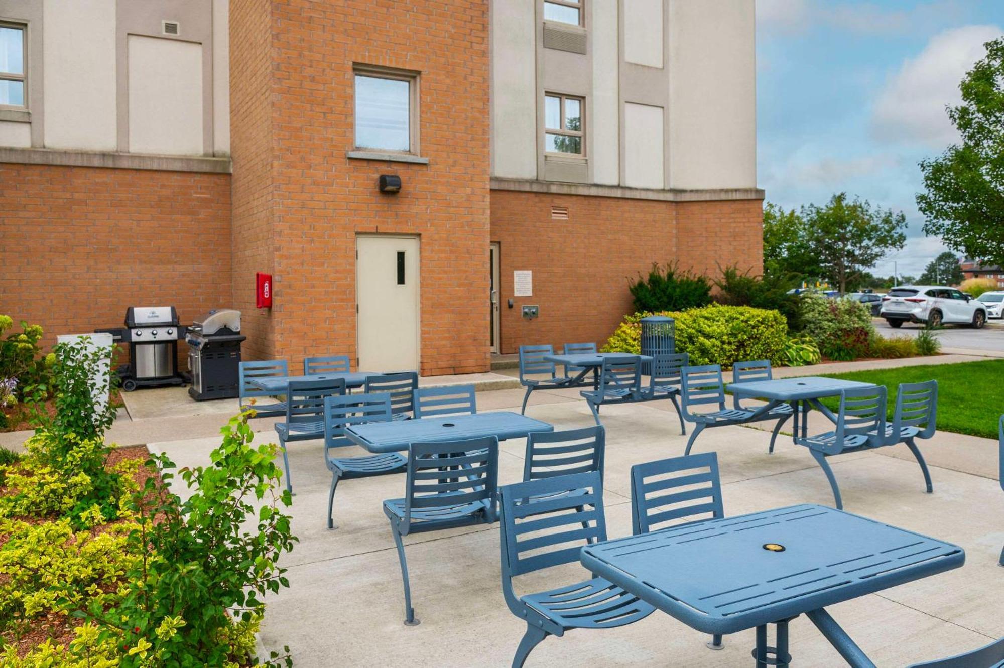 Comfort Inn & Suites Кинкардин Экстерьер фото