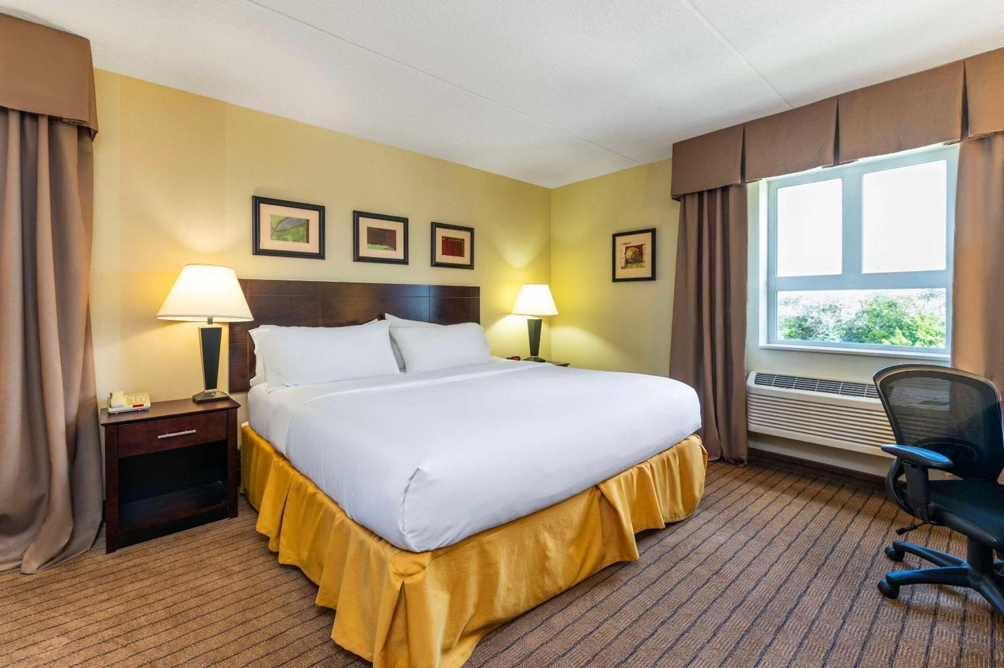 Comfort Inn & Suites Кинкардин Экстерьер фото