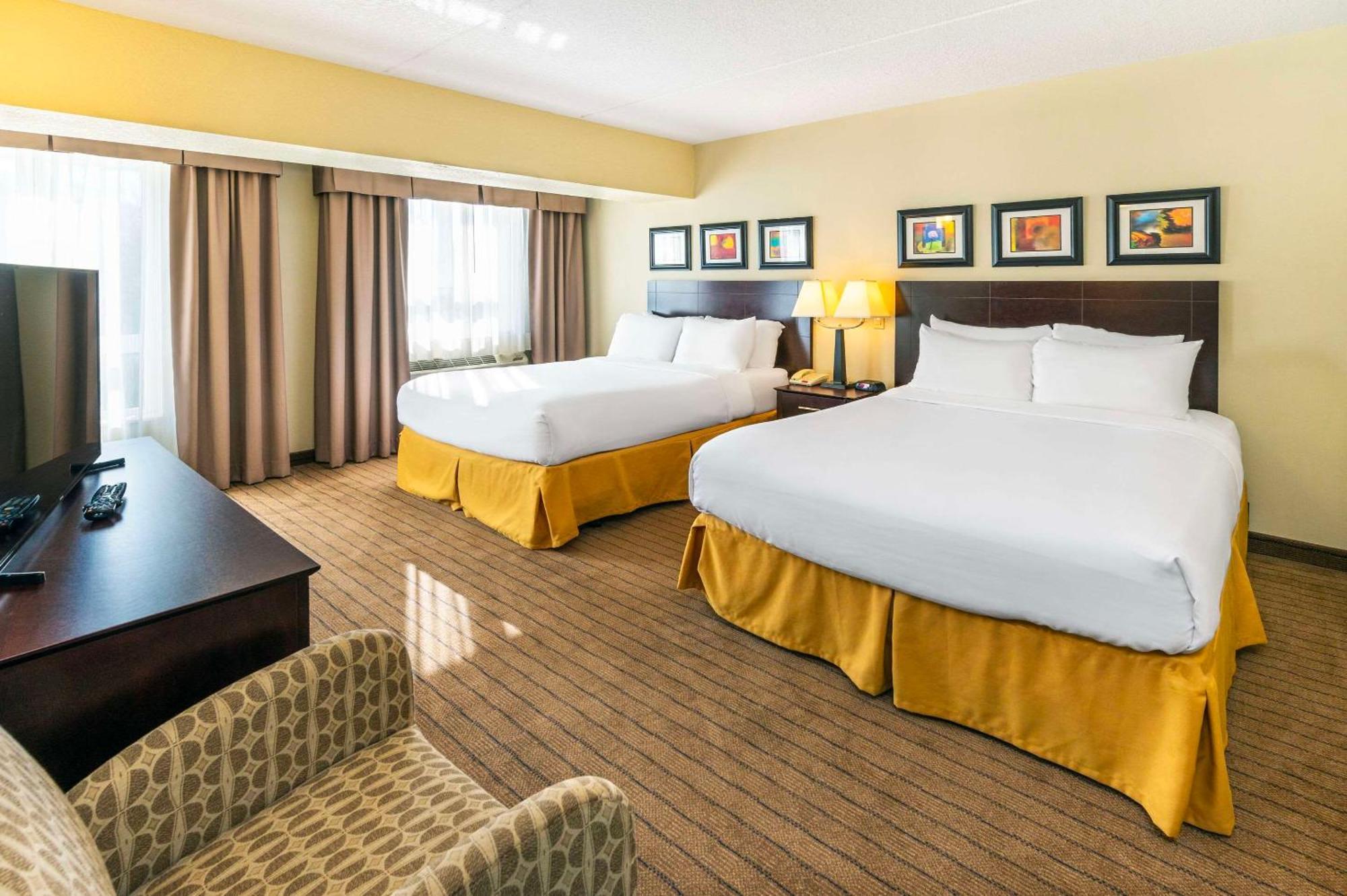 Comfort Inn & Suites Кинкардин Экстерьер фото