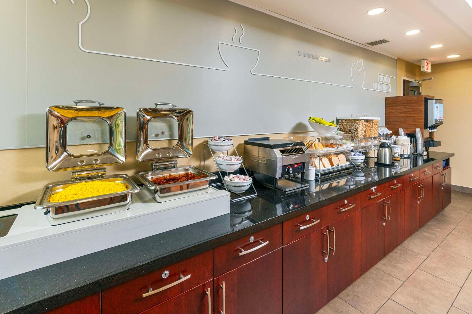 Comfort Inn & Suites Кинкардин Экстерьер фото