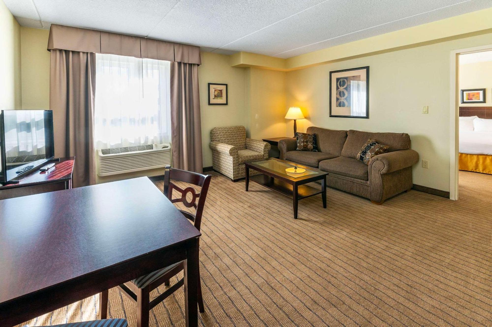 Comfort Inn & Suites Кинкардин Экстерьер фото