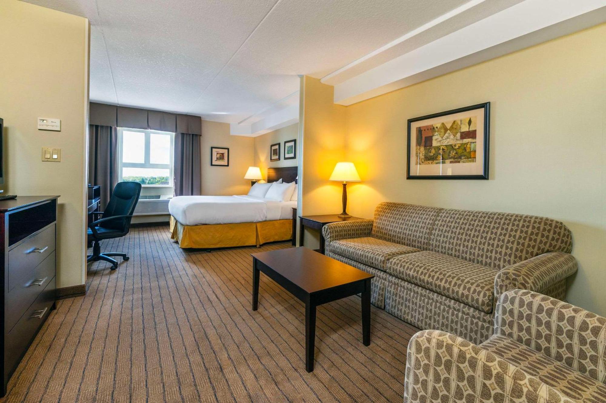 Comfort Inn & Suites Кинкардин Экстерьер фото