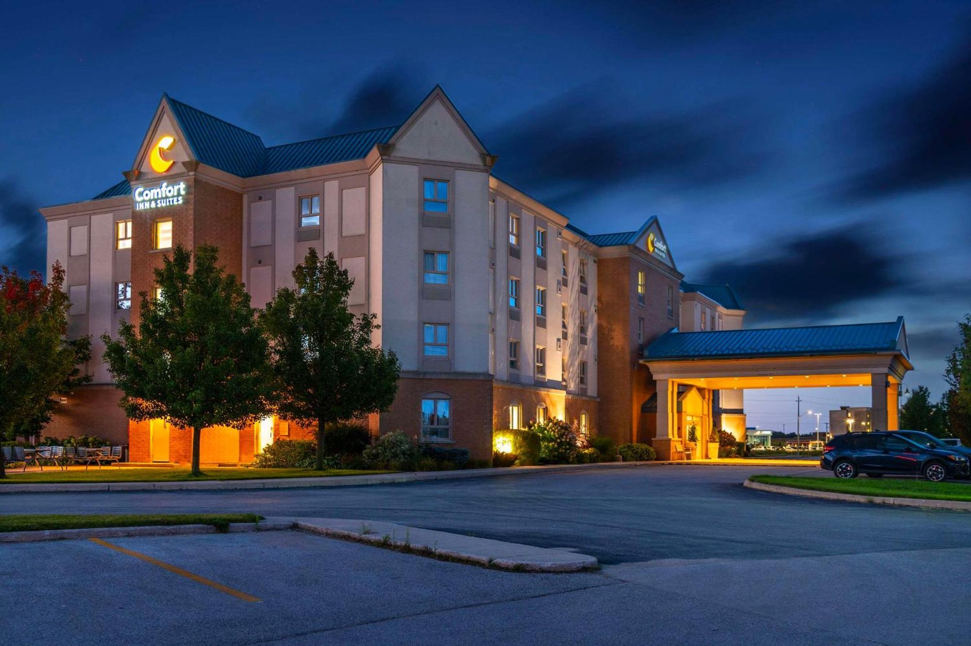Comfort Inn & Suites Кинкардин Экстерьер фото